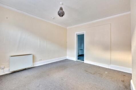 8a Bedroom_2.jpeg