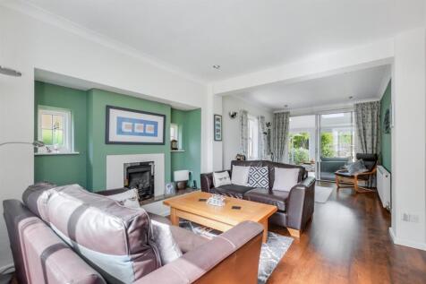 Lounge/Sitting Room