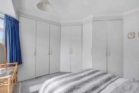 Bedroom 1_2.jpeg