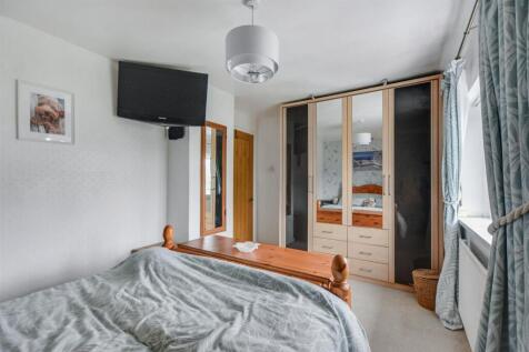Bedroom 1_3.jpeg