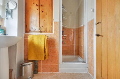Bathroom_2.jpeg