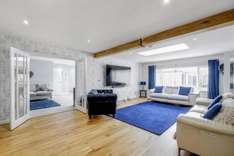 Lounge/Sitting Room