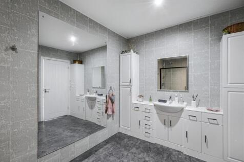 En-Suite Bedroom