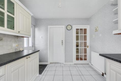 Kitchen_2.jpeg