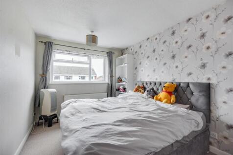Bedroom 1_1.jpeg