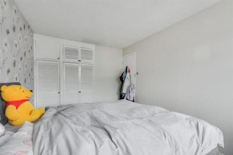 Bedroom 1_2.jpeg