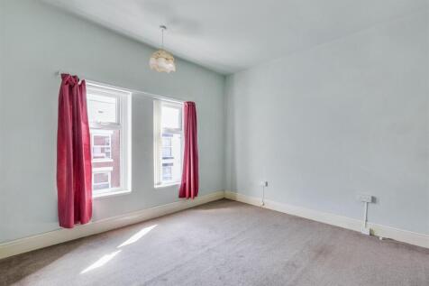 Bedroom 1_1.jpeg
