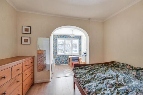 Bedroom 1_1.jpeg