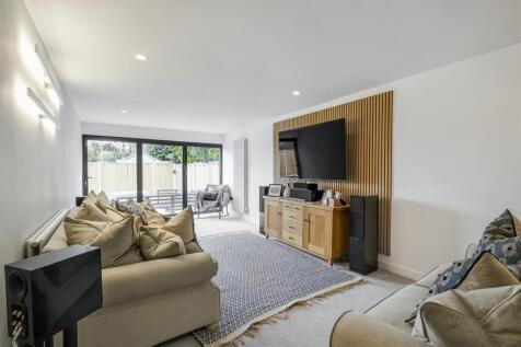 Lounge/Sitting Room