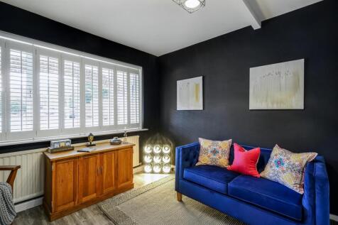 Sitting Room/Study/Bedroom 5