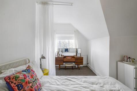 Bedroom 1_2.jpeg