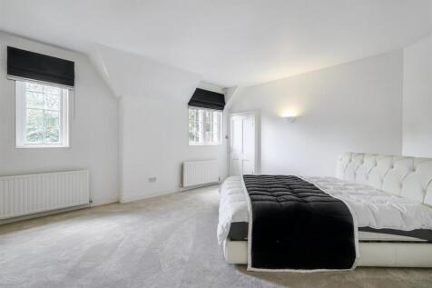 Bedroom 1_3.jpeg