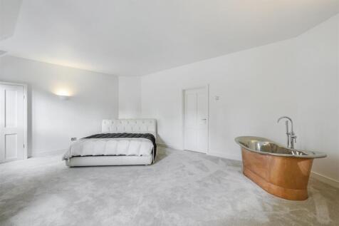 Bedroom 1_2.jpeg