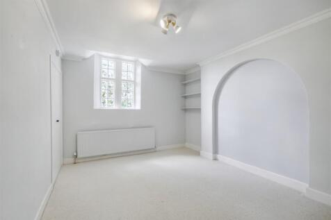 Bedroom 4_1.jpeg