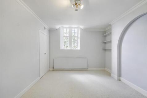 Bedroom 4_2.jpeg
