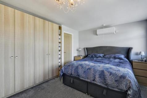 Bedroom 1_3.jpeg
