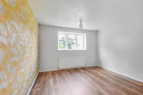 Bedroom 1.jpeg