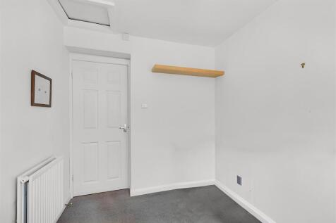 Bedroom 4_1.jpeg