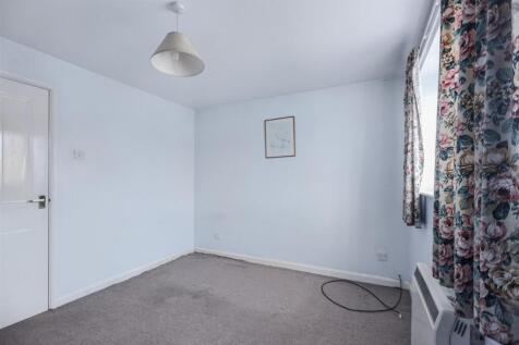 Bedroom 1_1.jpeg