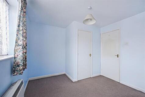Bedroom 1_2.jpeg