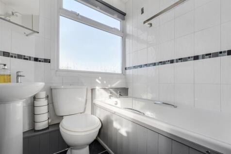 Bathroom_2.jpeg