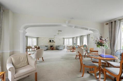 Communal Lounge/Laundry Room/Store