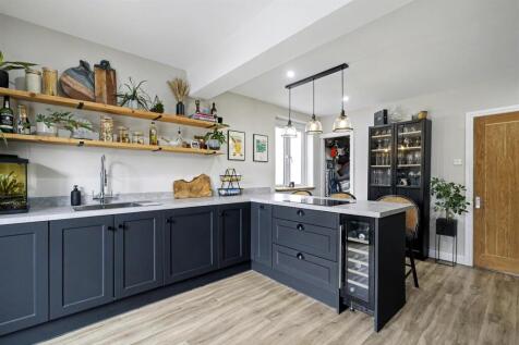 Living/Dining Kitchen