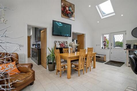 Living/Dining Kitchen