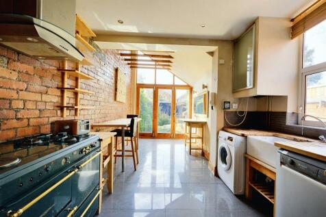 Kitchen_2.jpeg