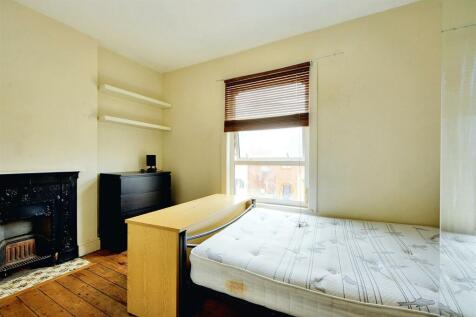 Bedroom 1_1.jpeg