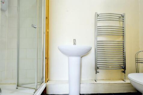 Ensuite.jpeg