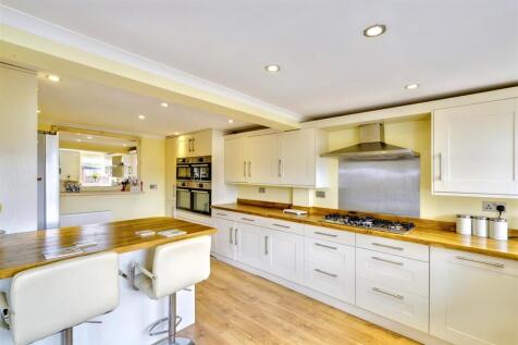 Open Plan Breakfast Kitchen