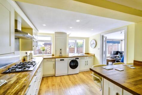 Open Plan Breakfast Kitchen