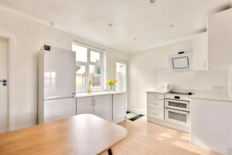 Kitchen_1.jpeg
