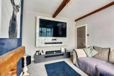 Living Room_2.jpeg