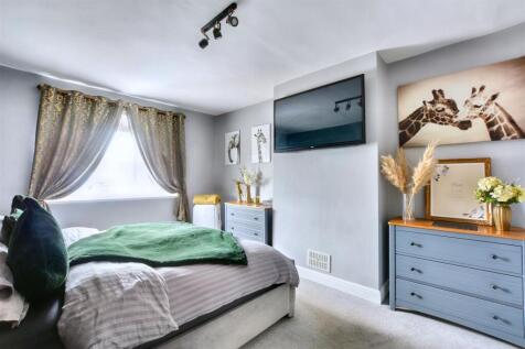 Bedroom 1_1.jpeg