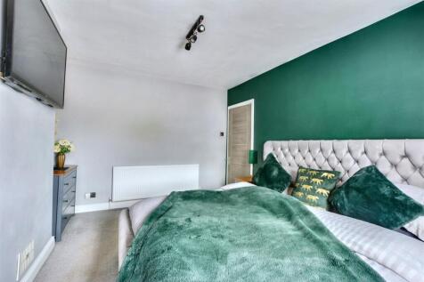 Bedroom 1_2.jpeg