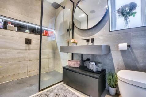 Bathroom_1.jpeg