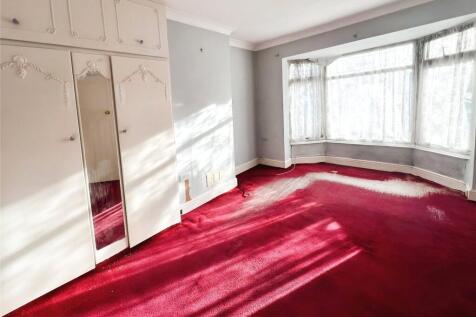 Bedroom 2 (Front)