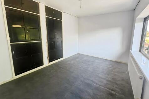 Bedroom 2 (Front)