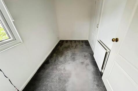 Bedroom 1 (Rear)