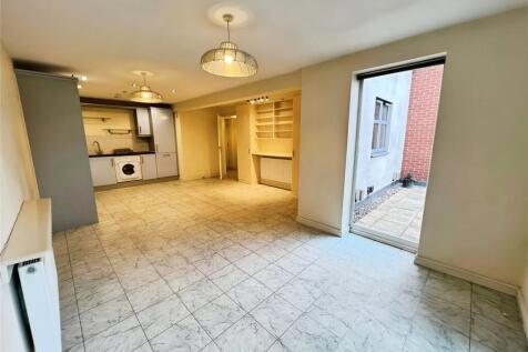 Kitchen/Living Area