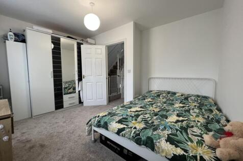Bedroom 2 (Front)