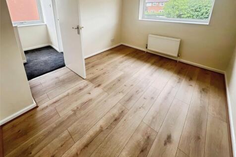 Bedroom 1 (Rear)
