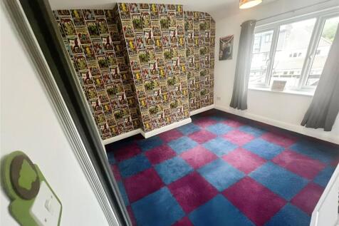 Bedroom 1 (Rear)