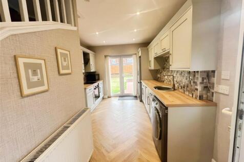 Entrance/Kitchen