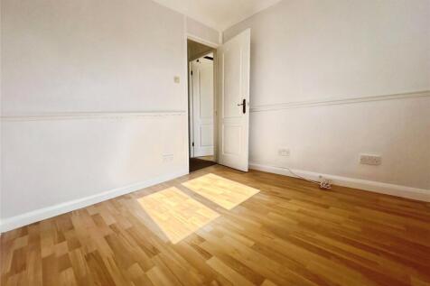 Bedroom 2 (Front)
