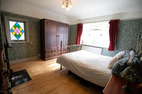 Bedroom 1 (Front)