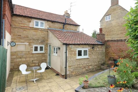 Patio &amp; Access into Kitchen