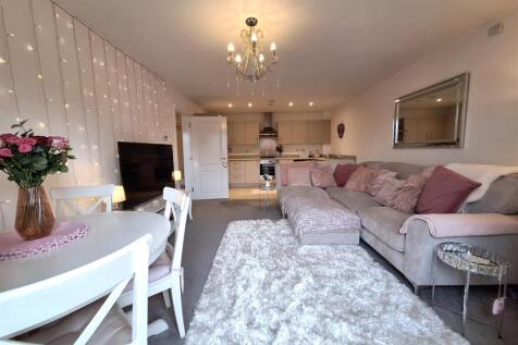 Living room 2.jpg